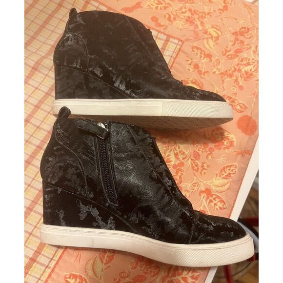 Linea Paolo Felicia III Black‎ Camo Metallic Wedge Sneakers Shiny Women's Sz 5 M - Picture 1 of 11
